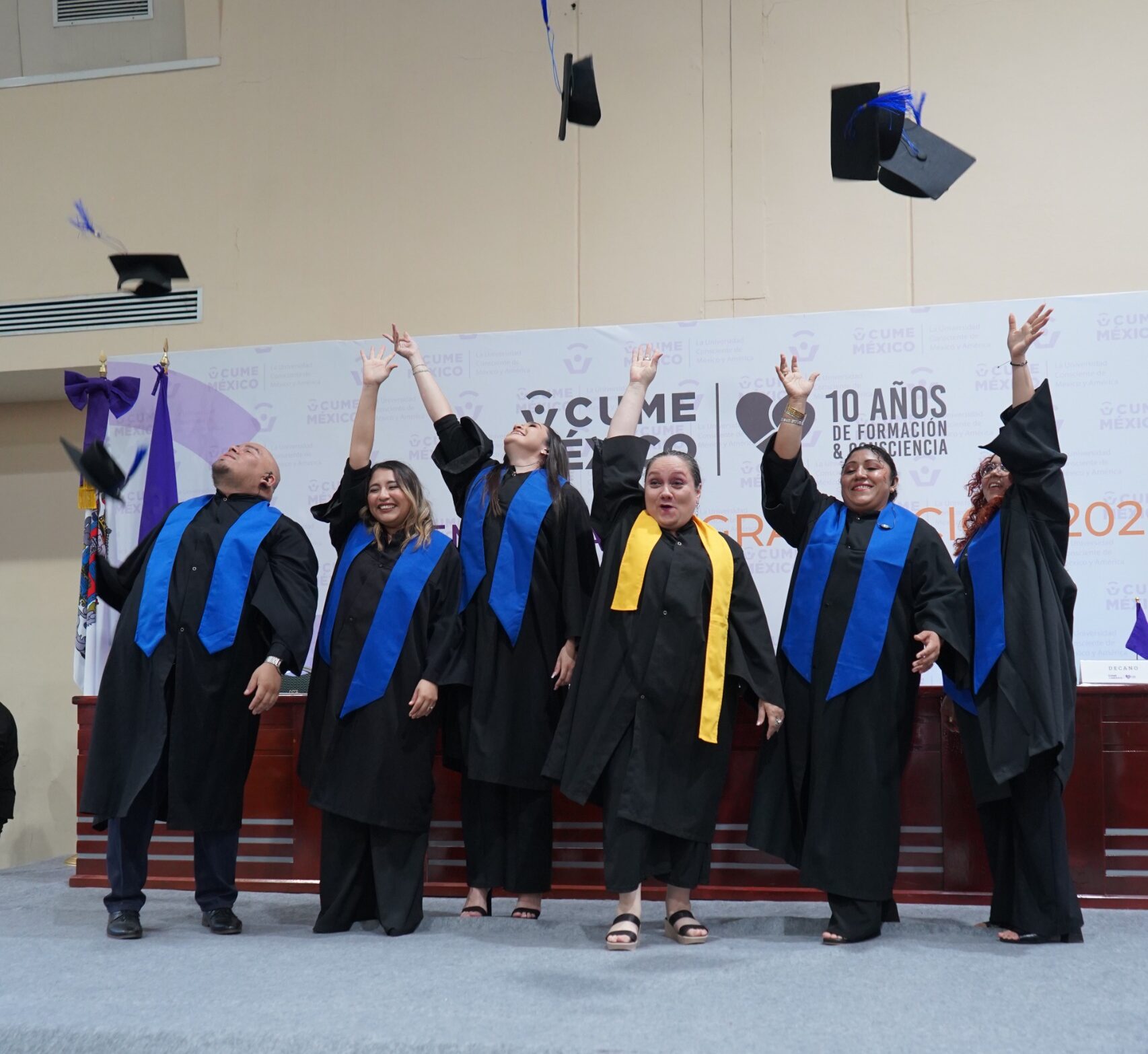 Personal administrativo de Universidad CUME México se gradua en histórico hito institucional